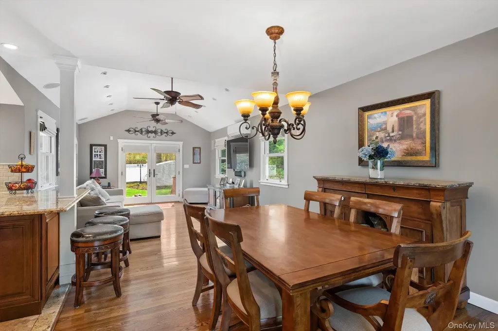 25 Fisher Road Commack NY 11725