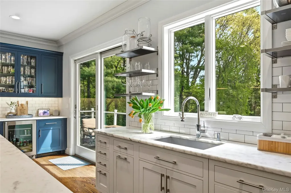 4 Cross Lane Glen Head NY 11545