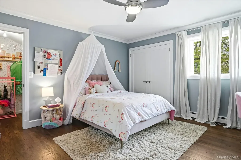 4 Cross Lane Glen Head NY 11545