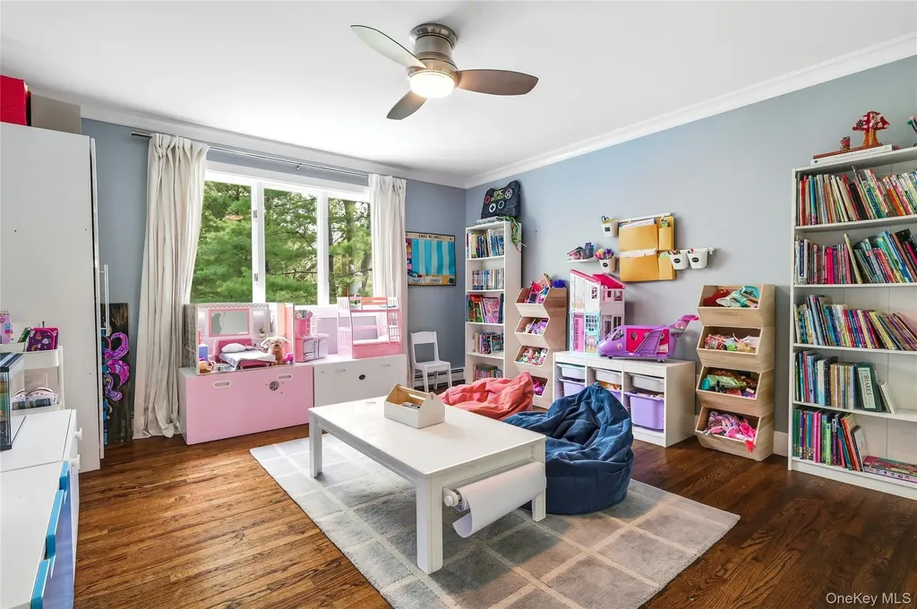 4 Cross Lane Glen Head NY 11545