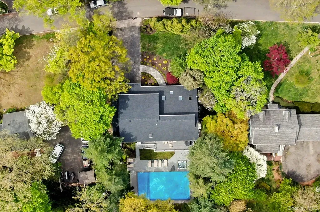 4 Cross Lane Glen Head NY 11545