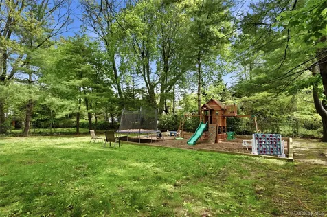 4 Cross Lane Glen Head NY 11545