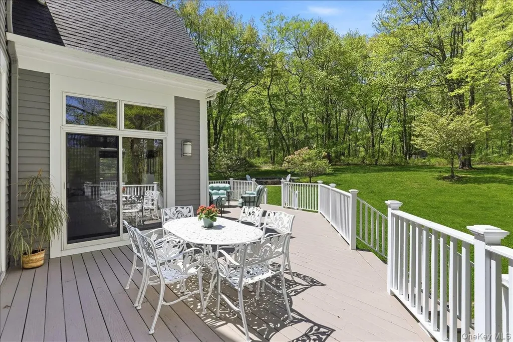 44 Scofield Road Pound Ridge NY 10576