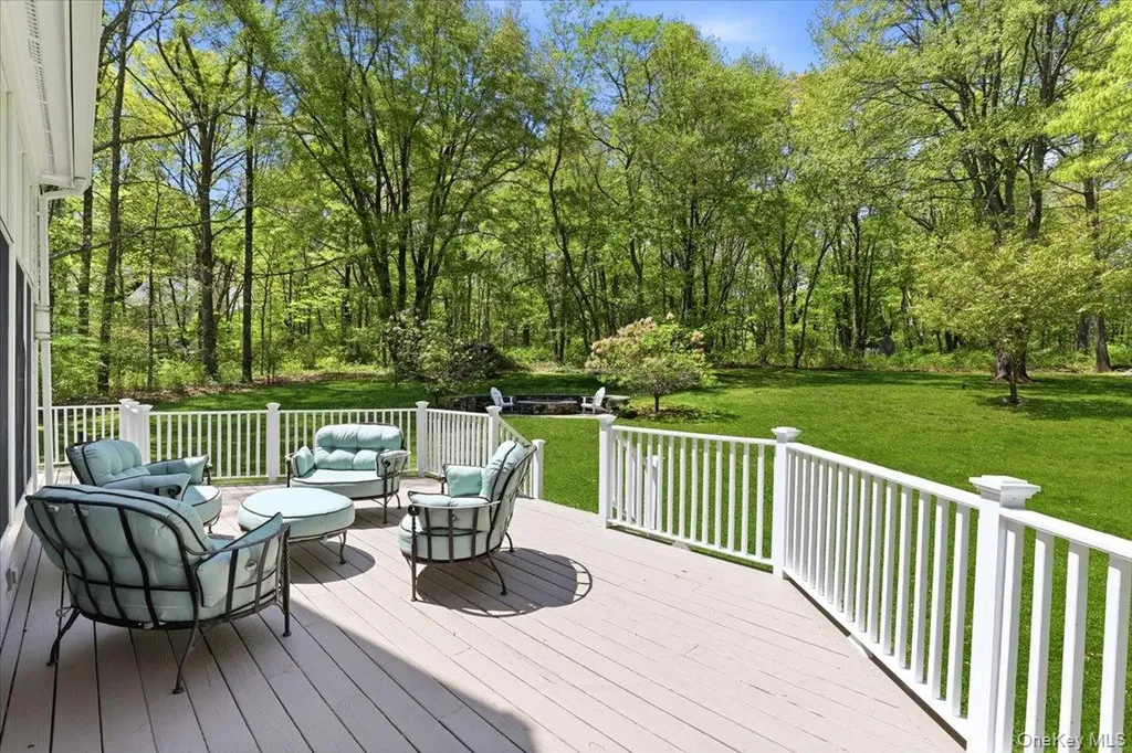 44 Scofield Road Pound Ridge NY 10576
