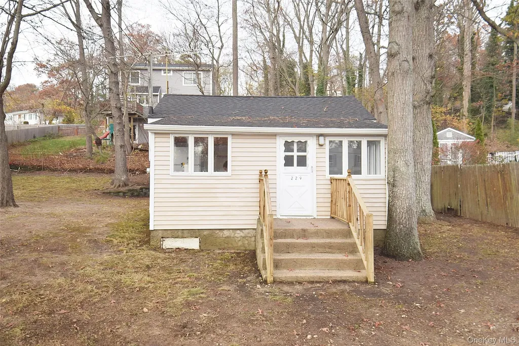 229 Locust Drive Rocky Point NY 11778