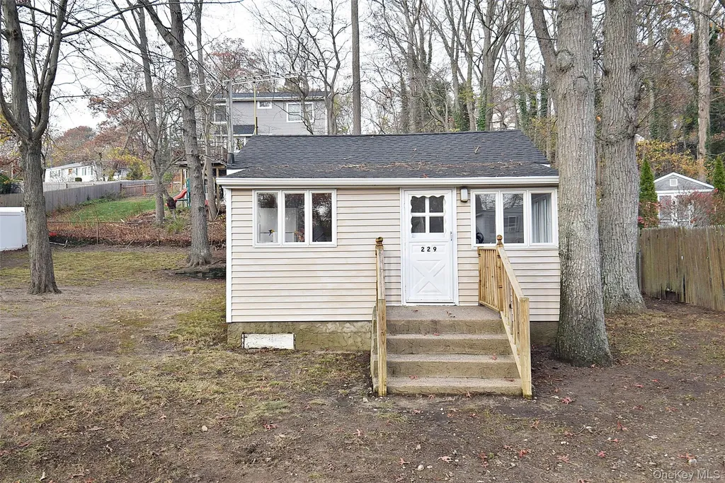 229 Locust Drive Rocky Point NY 11778