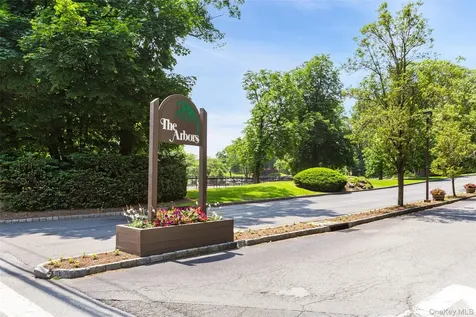 245 Treetop Crescent Rye Brook NY 10573