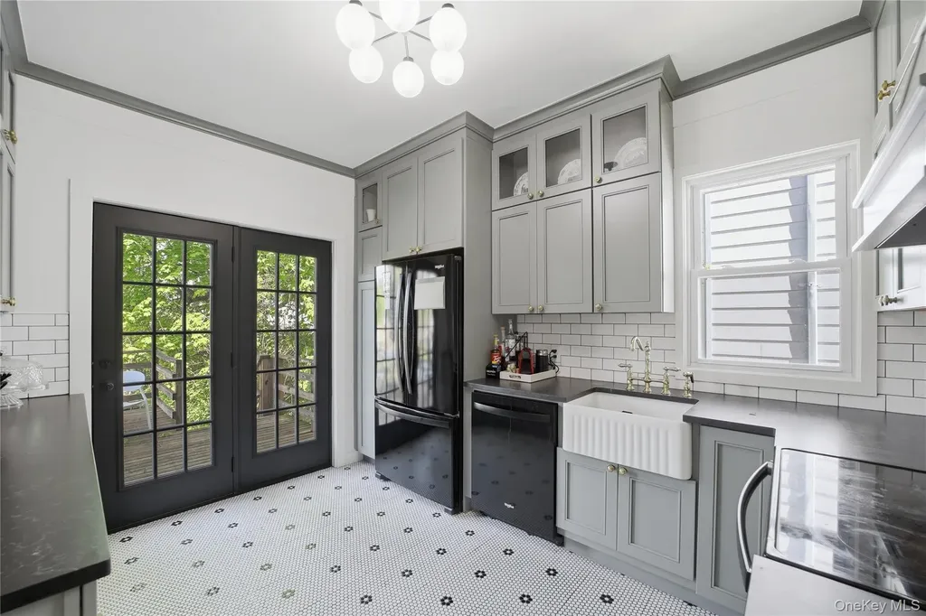 318 Union Avenue Peekskill NY 10566