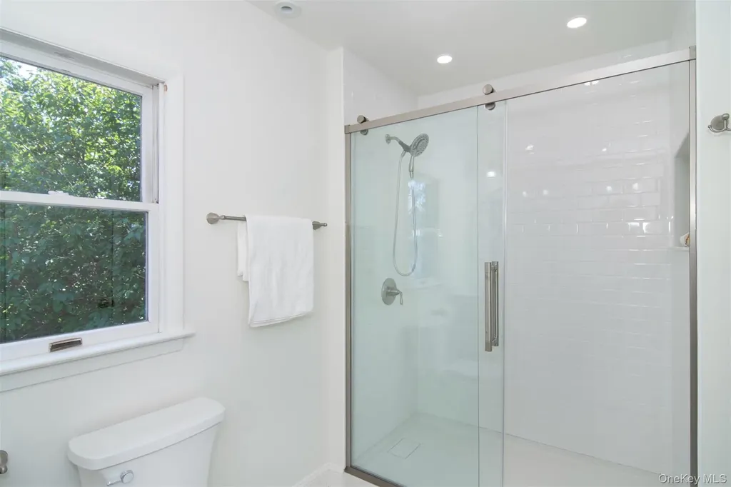 32 Stellar Place Pelham NY 10803