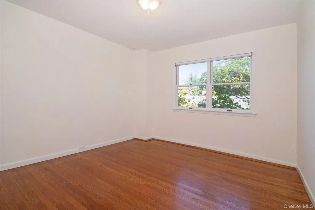 32 Stellar Place Pelham NY 10803
