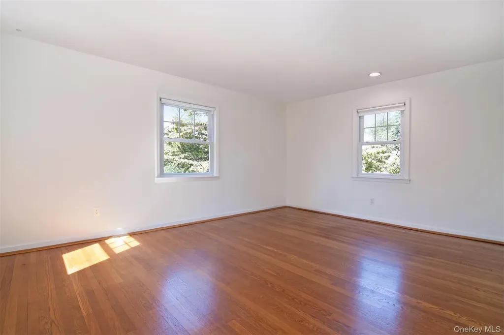 32 Stellar Place Pelham NY 10803