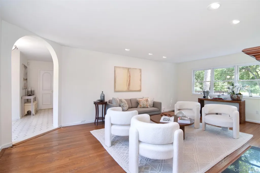 32 Stellar Place Pelham NY 10803