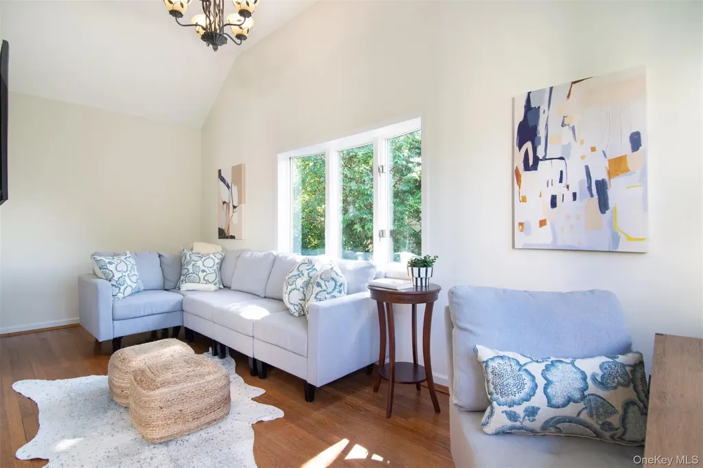 32 Stellar Place Pelham NY 10803
