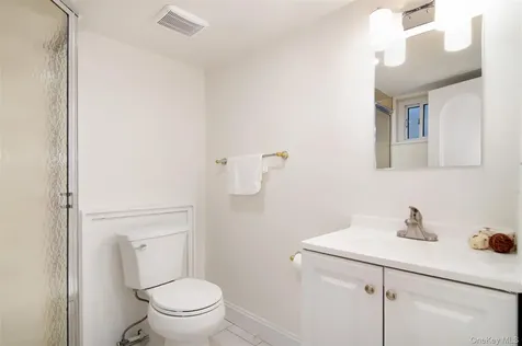 32 Stellar Place Pelham NY 10803