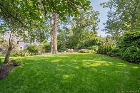 32 Stellar Place Pelham NY 10803