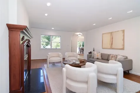 32 Stellar Place Pelham NY 10803