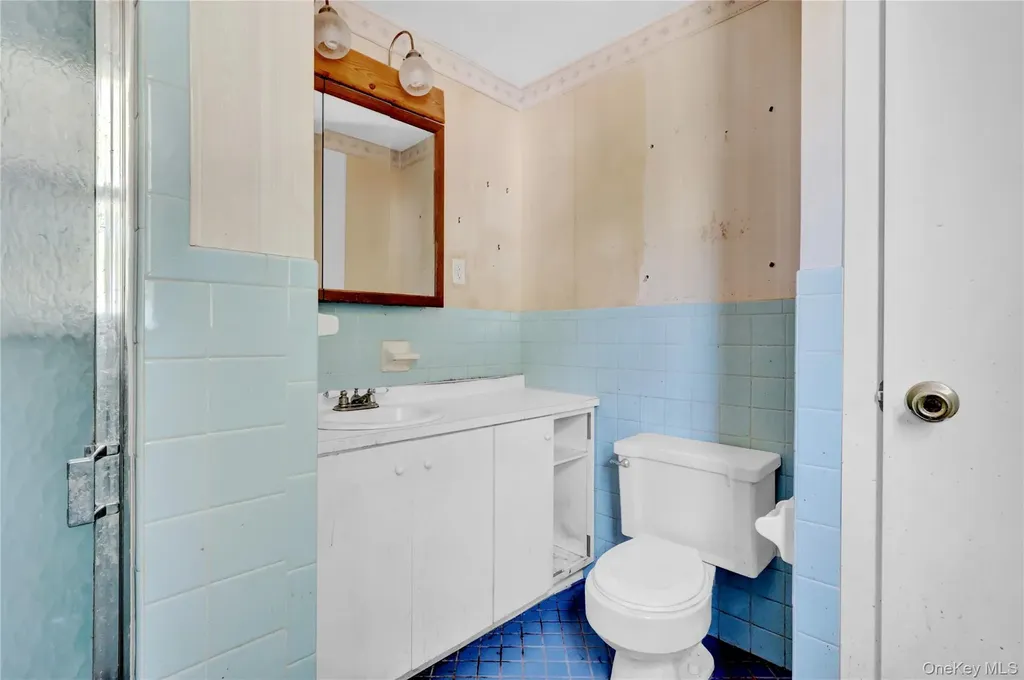 11 5th Avenue S Huntington Station NY 11746