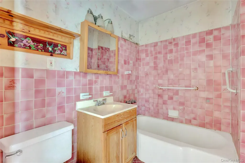 11 5th Avenue S Huntington Station NY 11746