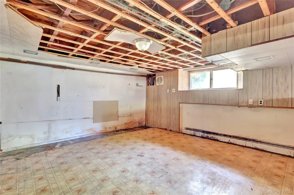 11 5th Avenue S Huntington Station NY 11746