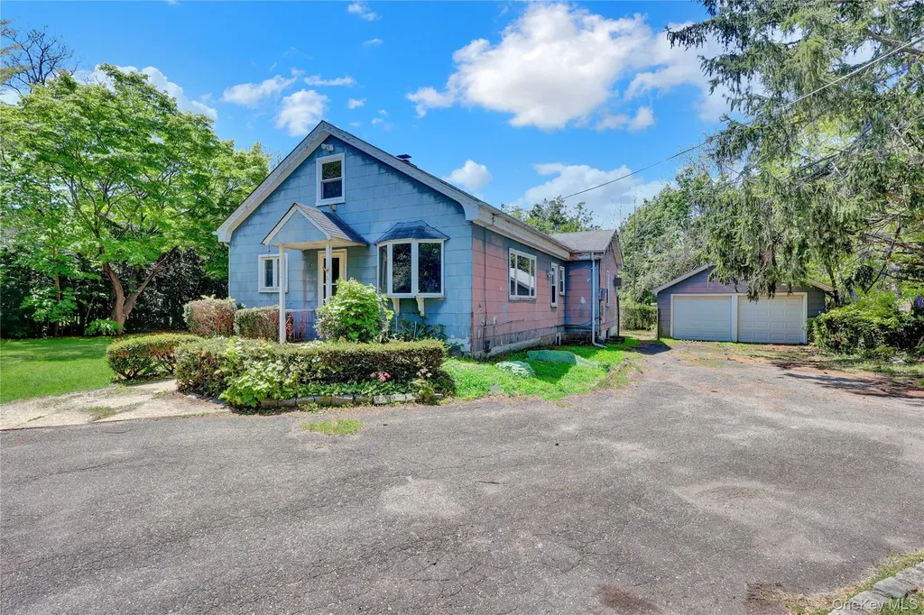 11 5th Avenue S Huntington Station NY 11746