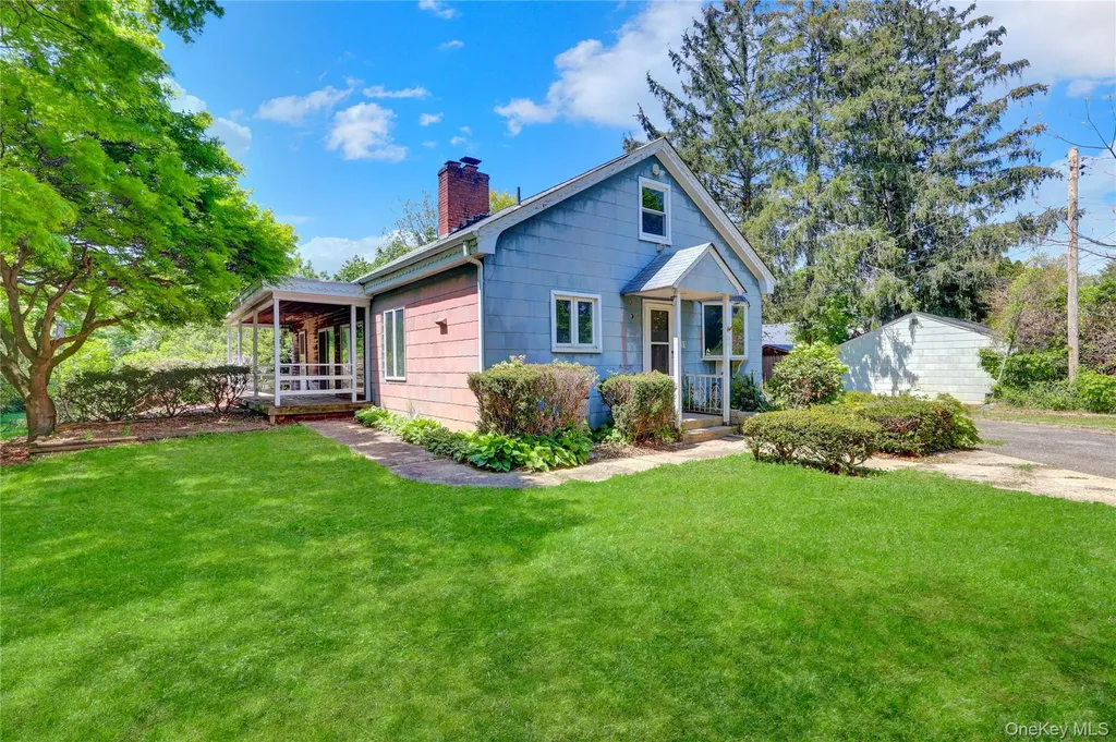 11 5th Avenue S Huntington Station NY 11746