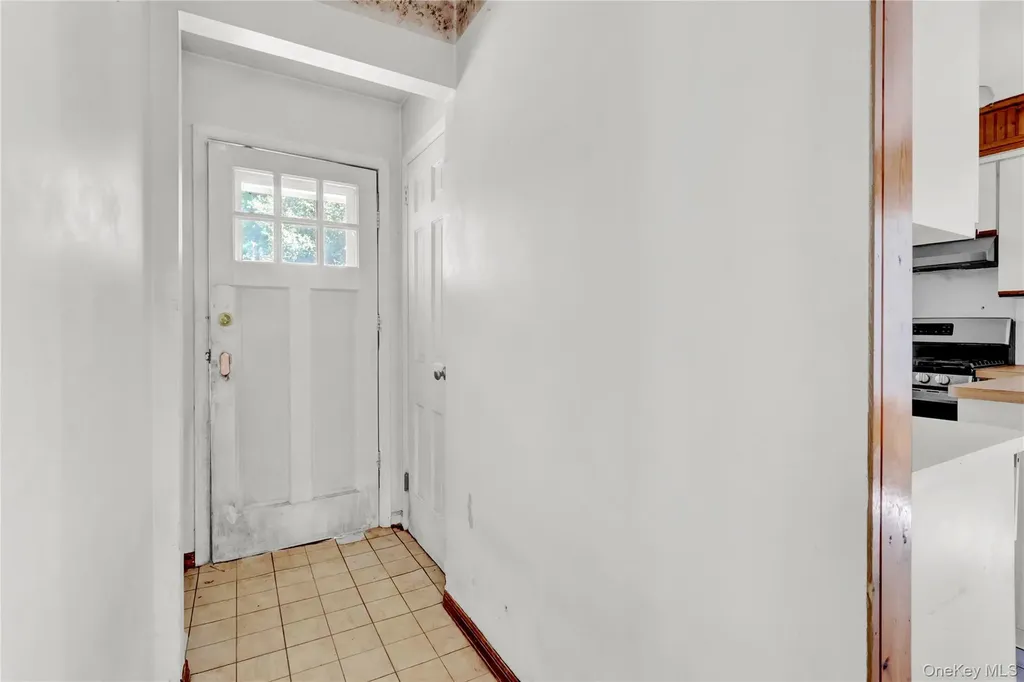 11 5th Avenue S Huntington Station NY 11746