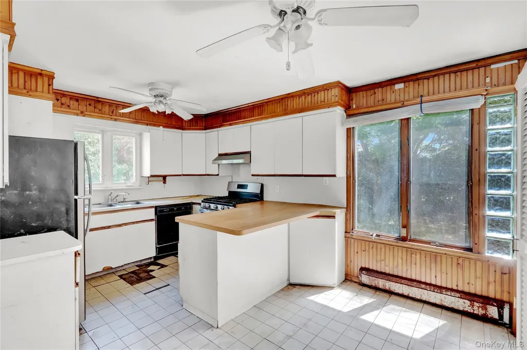 11 5th Avenue S Huntington Station NY 11746