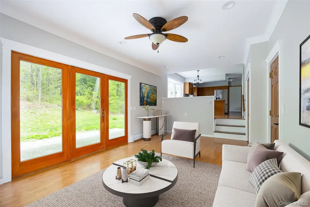 25 Hudson Drive Hyde Park NY 12538