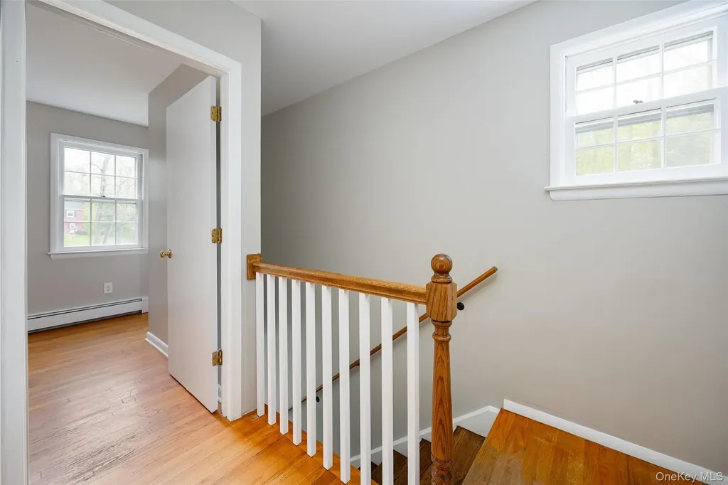 25 Hudson Drive Hyde Park NY 12538