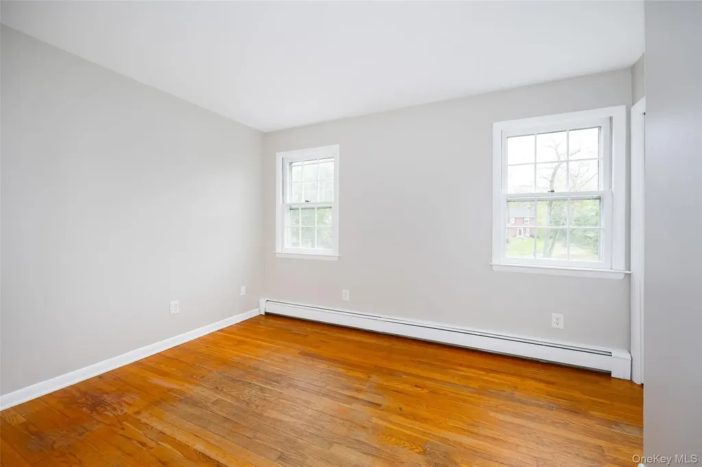 25 Hudson Drive Hyde Park NY 12538