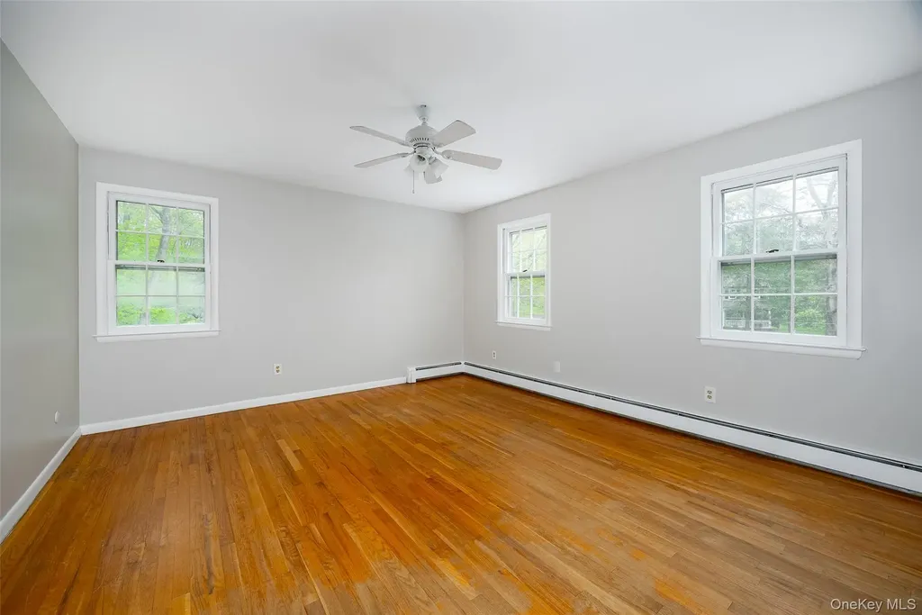 25 Hudson Drive Hyde Park NY 12538
