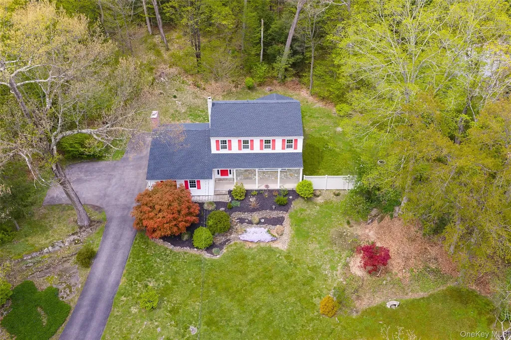 25 Hudson Drive Hyde Park NY 12538