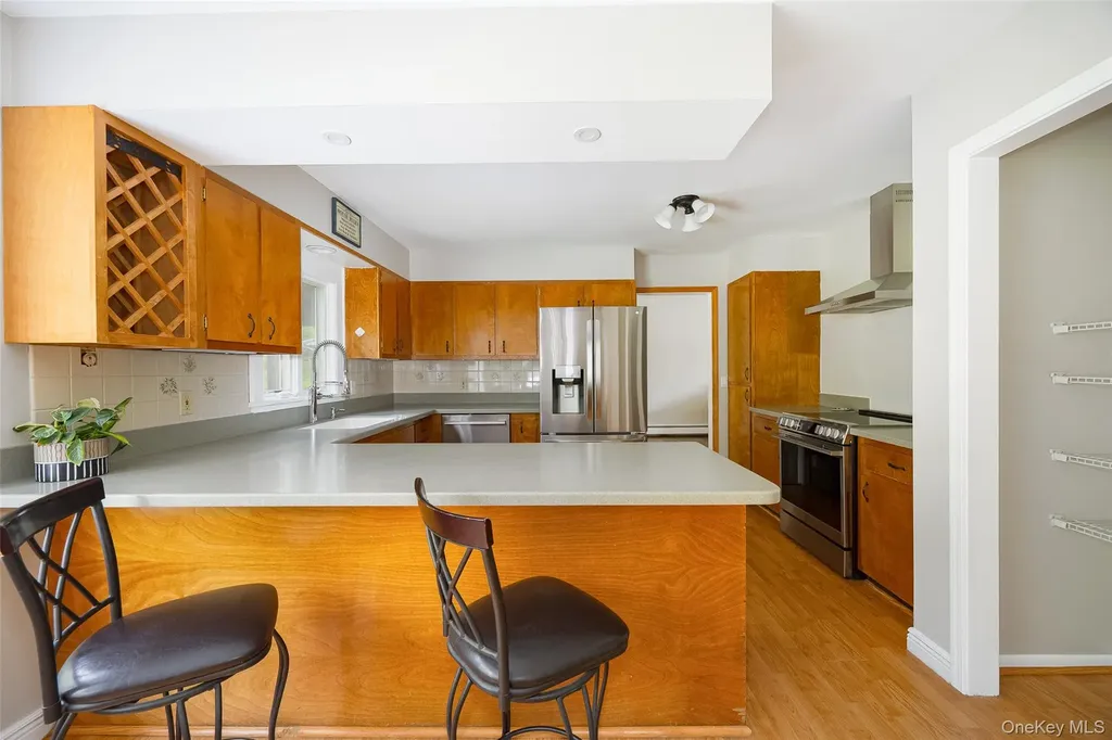 25 Hudson Drive Hyde Park NY 12538
