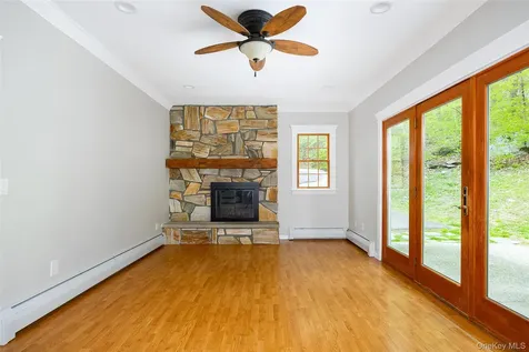 25 Hudson Drive Hyde Park NY 12538