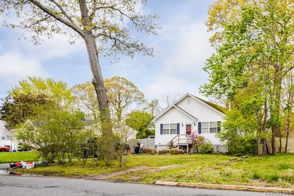 148 Wavecrest Drive Mastic Beach NY 11951