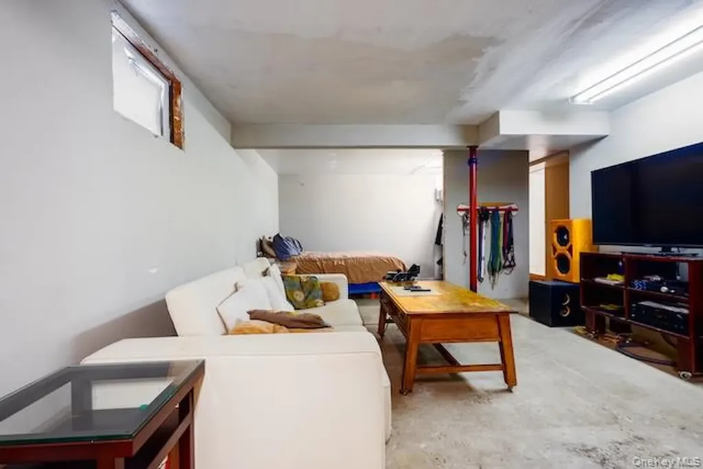 148 Wavecrest Drive Mastic Beach NY 11951