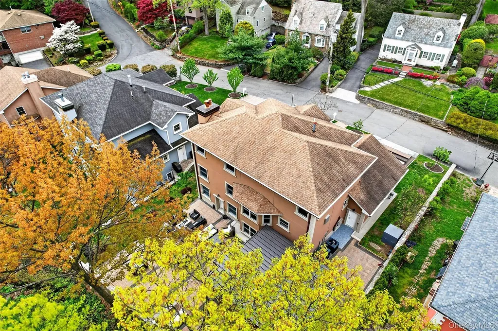 65 Wildway Bronxville NY 10708