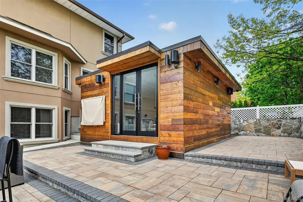 65 Wildway Bronxville NY 10708