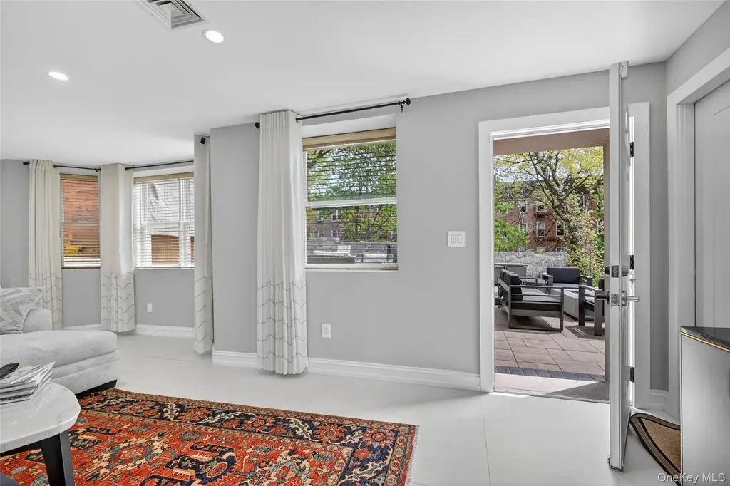 65 Wildway Bronxville NY 10708