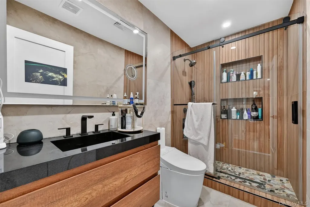 65 Wildway Bronxville NY 10708