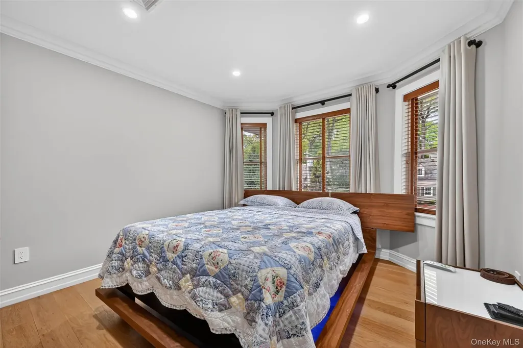 65 Wildway Bronxville NY 10708