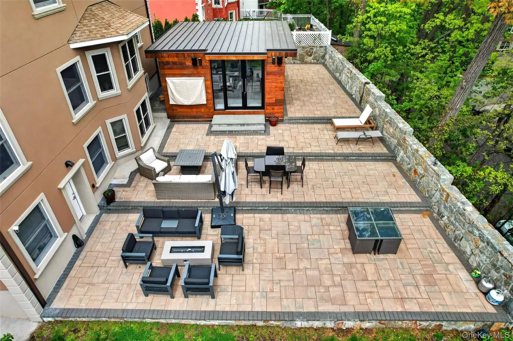 65 Wildway Bronxville NY 10708