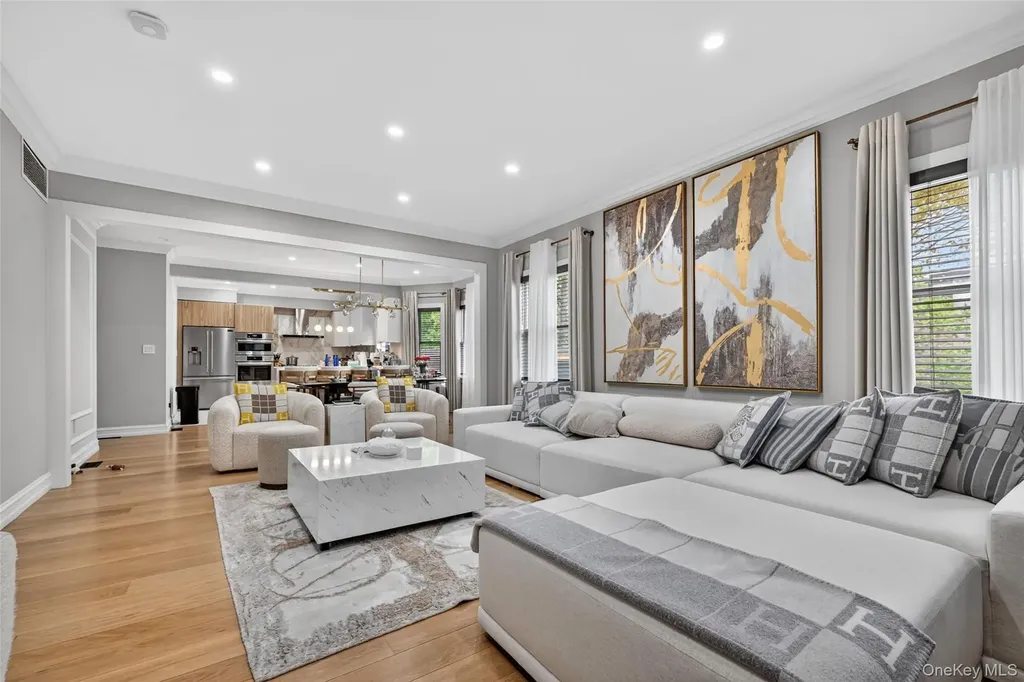 65 Wildway Bronxville NY 10708