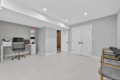 65 Wildway Bronxville NY 10708