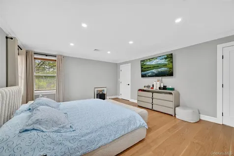65 Wildway Bronxville NY 10708