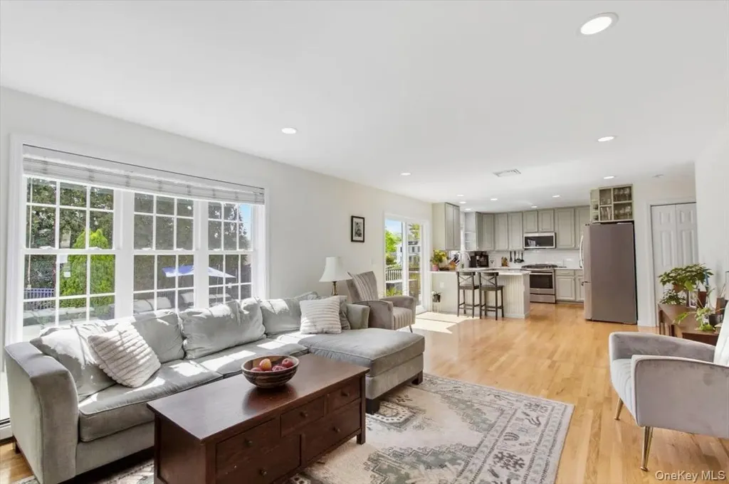 18 Barrett Place Beacon NY 12508