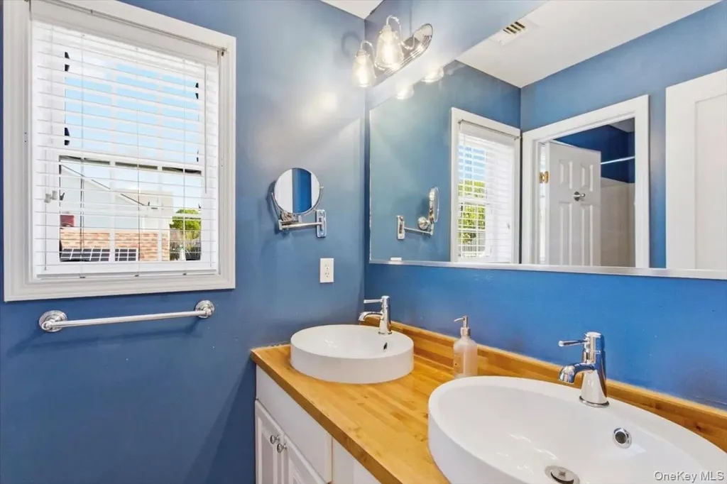 18 Barrett Place Beacon NY 12508
