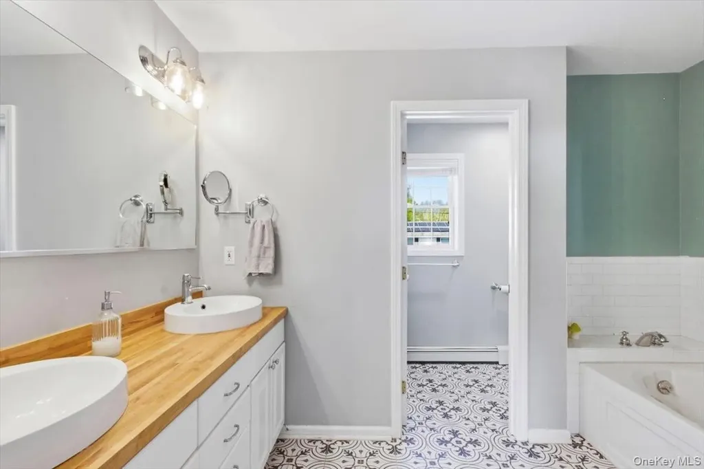 18 Barrett Place Beacon NY 12508