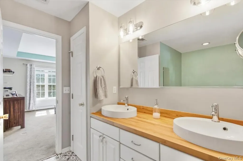 18 Barrett Place Beacon NY 12508