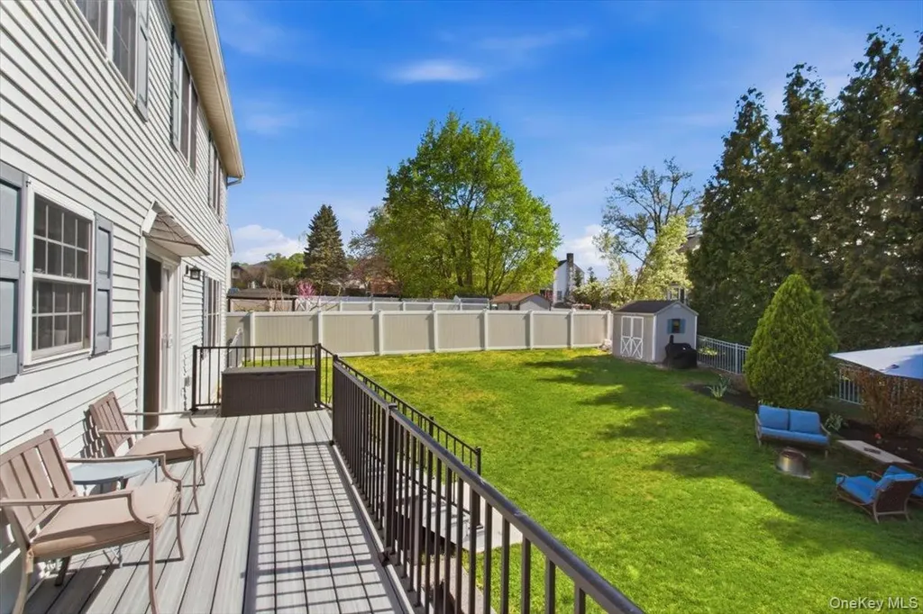 18 Barrett Place Beacon NY 12508